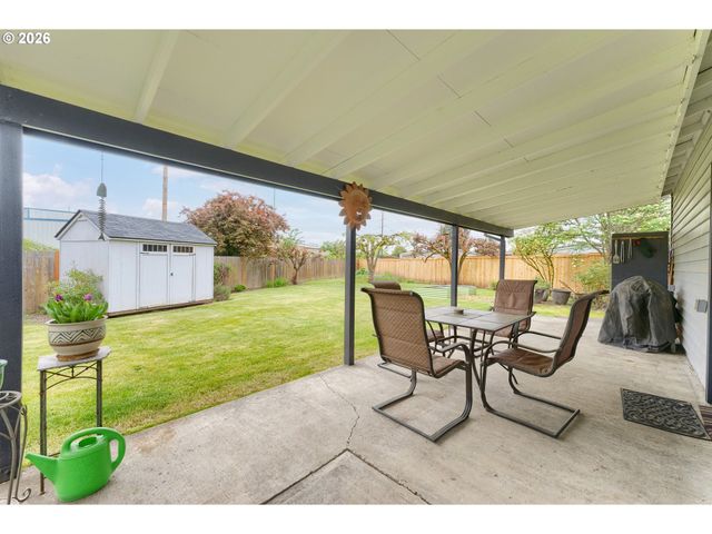 2340 Rhodora St, Forest Grove, OR 97116