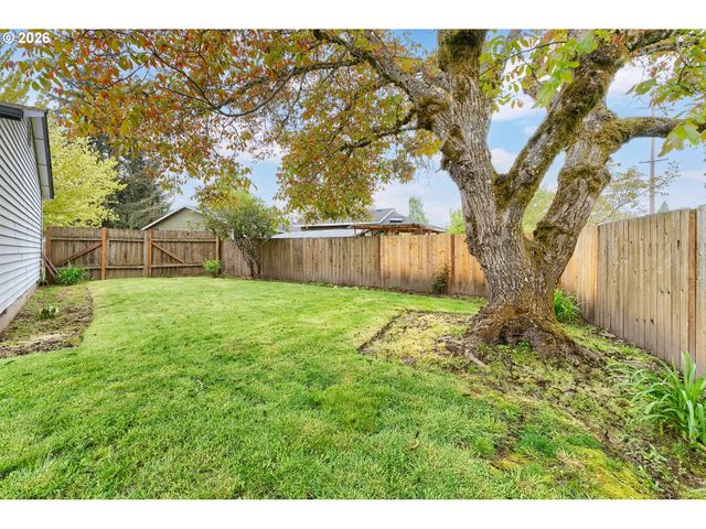 2340 Rhodora St, Forest Grove, OR 97116