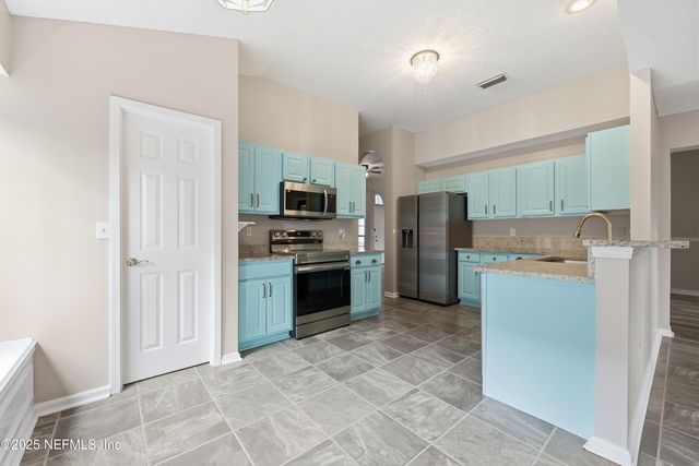 1655 HIGHLAND VIEW Court, Fleming Island, FL 32003