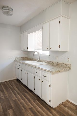 305 SPRUCE Avenue, Dumas, TX 79029