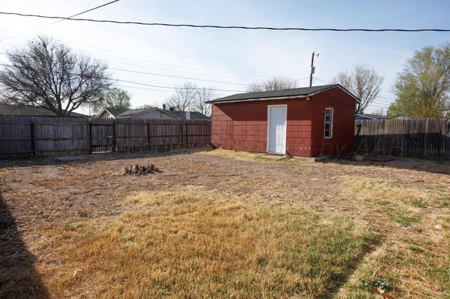 305 SPRUCE Avenue, Dumas, TX 79029