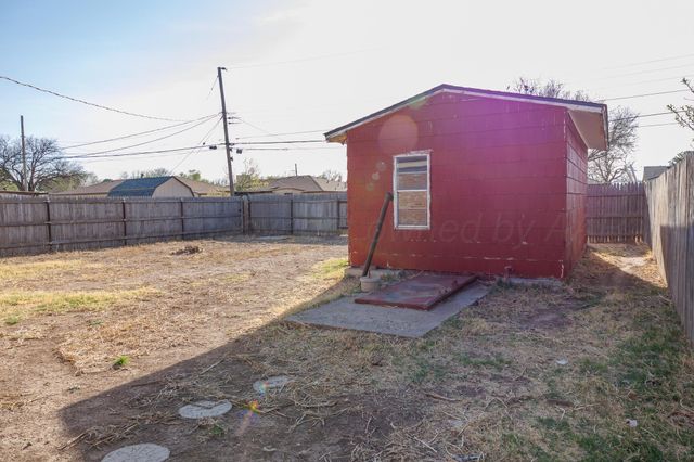 305 SPRUCE Avenue, Dumas, TX 79029