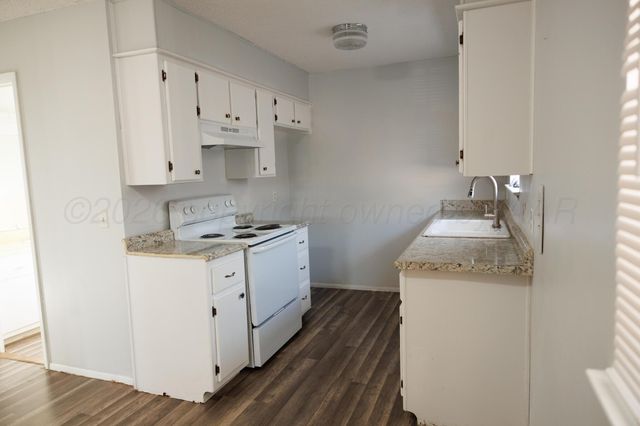 305 SPRUCE Avenue, Dumas, TX 79029