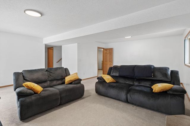 2739 Bandel Drive NW, Rochester, MN 55901