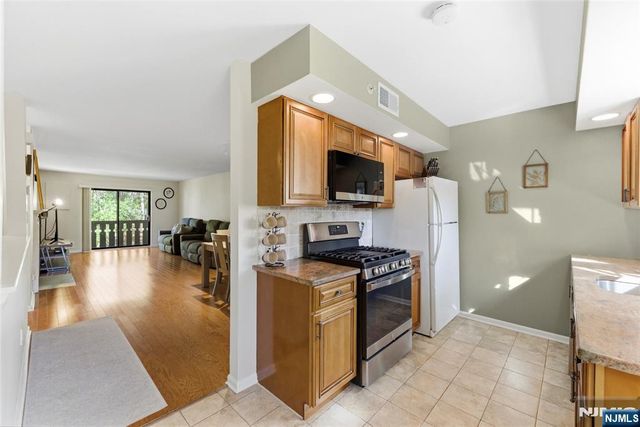3711 Mark Twain Way, Mahwah, NJ 07430