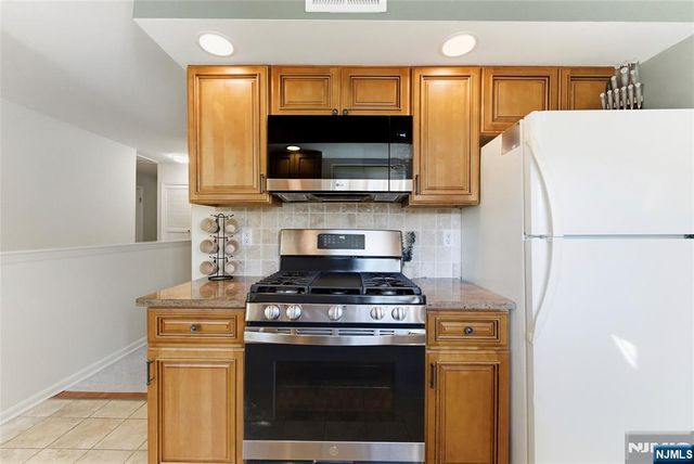 3711 Mark Twain Way, Mahwah, NJ 07430
