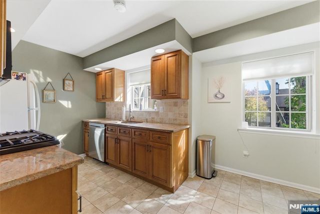 3711 Mark Twain Way, Mahwah, NJ 07430