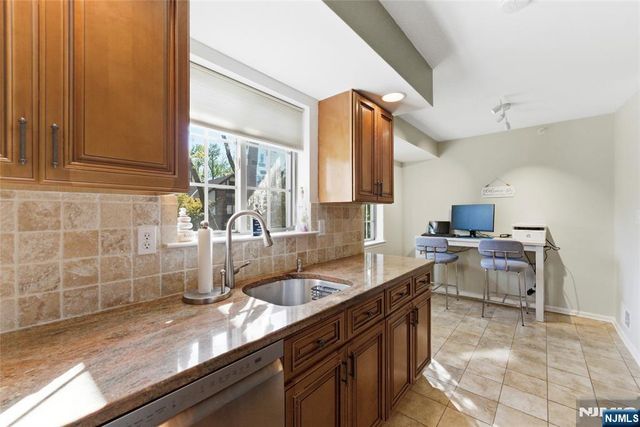 3711 Mark Twain Way, Mahwah, NJ 07430