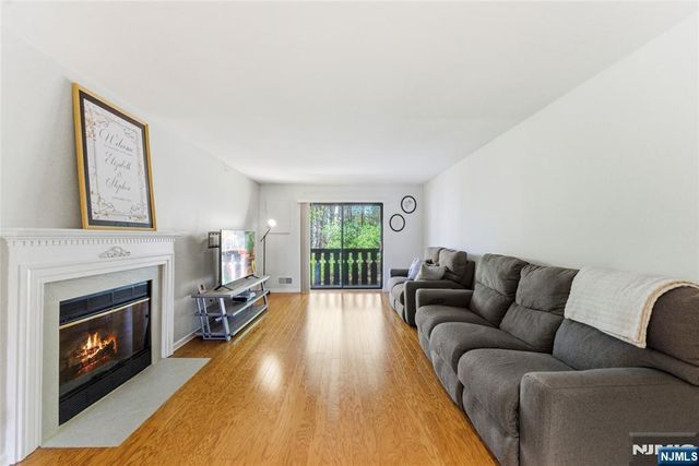 3711 Mark Twain Way, Mahwah, NJ 07430
