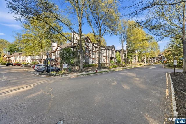 3711 Mark Twain Way, Mahwah, NJ 07430