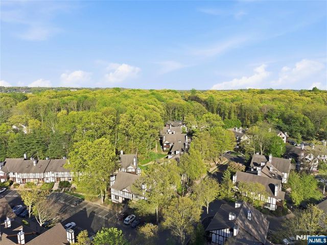 3711 Mark Twain Way, Mahwah, NJ 07430