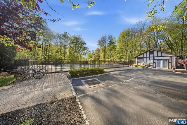 3711 Mark Twain Way, Mahwah, NJ 07430