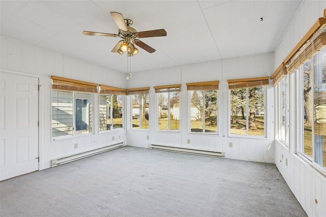 1904 N 2nd Avenue E, Newton, IA 50208