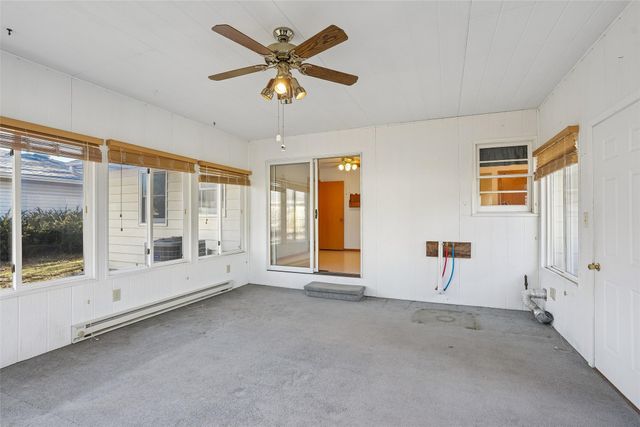 1904 N 2nd Avenue E, Newton, IA 50208