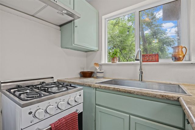 3302 Cherrywood RD, Austin, TX 78722