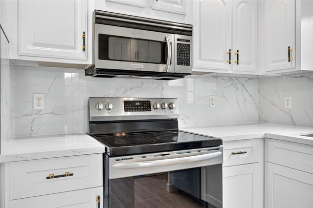 10130 Summerberry Lane, Tomball, TX 77375