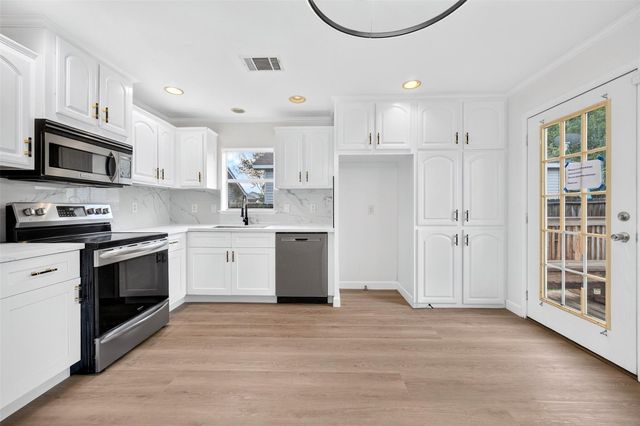 10130 Summerberry Lane, Tomball, TX 77375