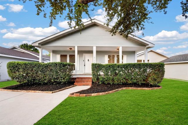 10130 Summerberry Lane, Tomball, TX 77375