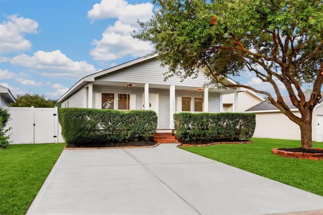 10130 Summerberry Lane, Tomball, TX 77375