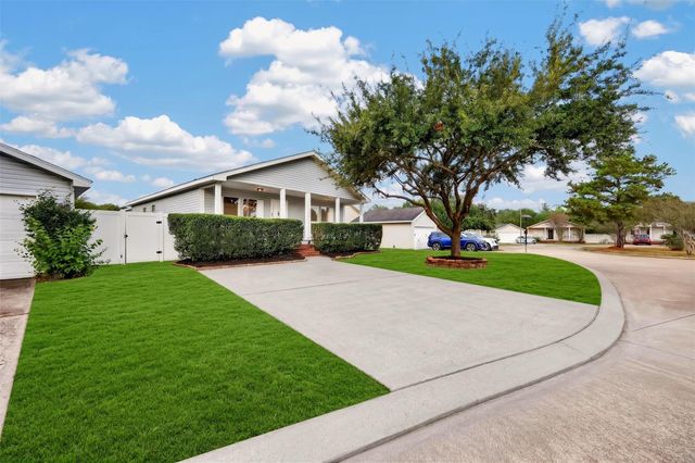 10130 Summerberry Lane, Tomball, TX 77375