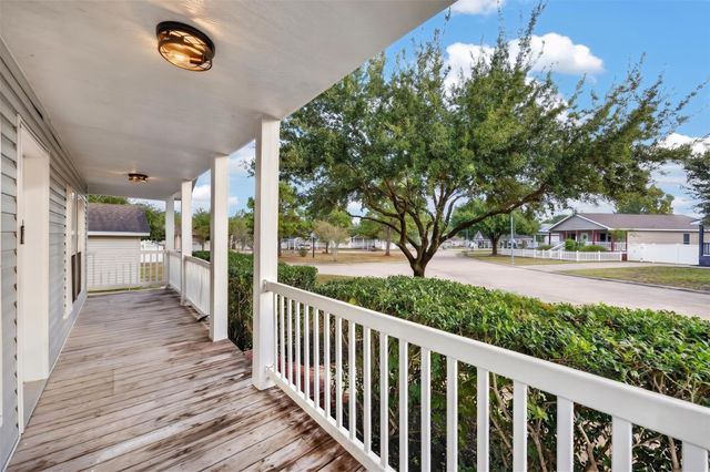 10130 Summerberry Lane, Tomball, TX 77375