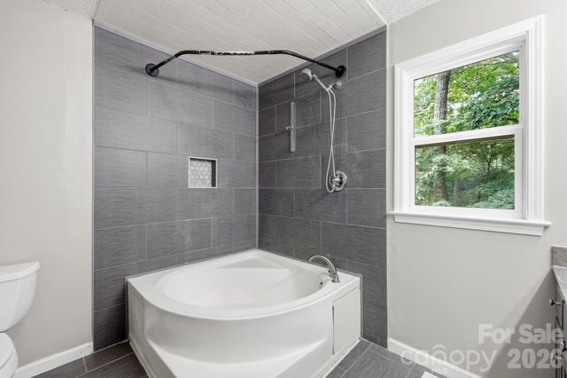 340 Oakwood Lane, Columbus, NC 28722