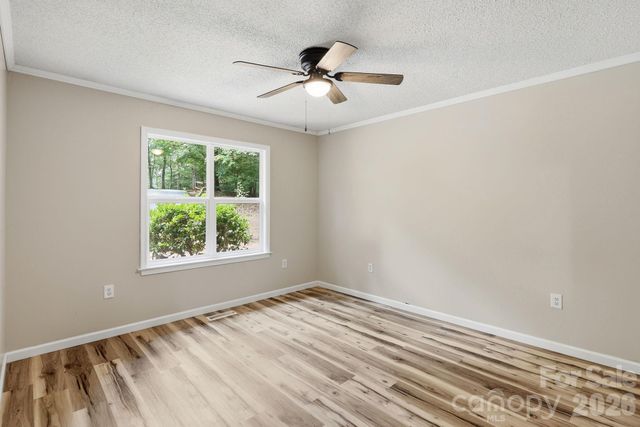 340 Oakwood Lane, Columbus, NC 28722