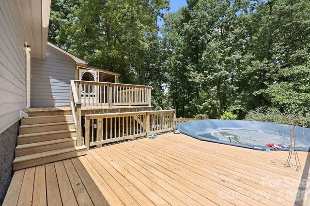 340 Oakwood Lane, Columbus, NC 28722