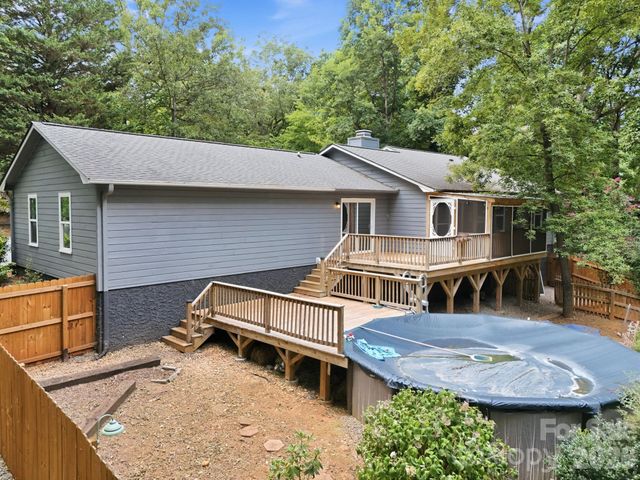 340 Oakwood Lane, Columbus, NC 28722