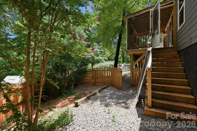 340 Oakwood Lane, Columbus, NC 28722
