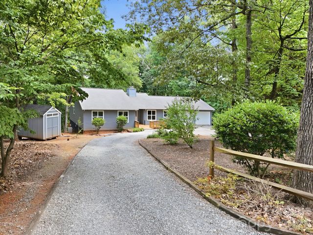 340 Oakwood Lane, Columbus, NC 28722
