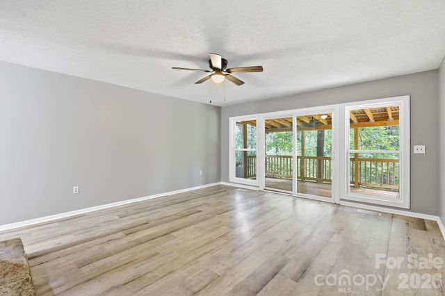 340 Oakwood Lane, Columbus, NC 28722