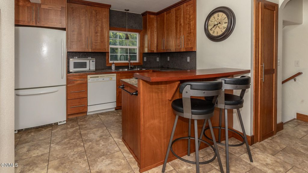 420 W Thayer Avenue, Bismarck, ND 58501 photo 5