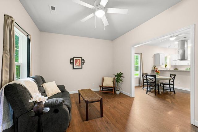 9855 Walnut Street, Soddy Daisy, TN 37379