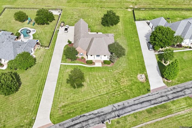 10456 Buddy Gore Rd, Gonzales, LA 70737