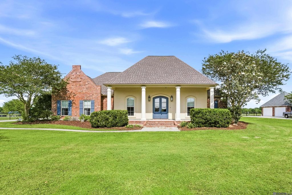 10456 Buddy Gore Rd, Gonzales, LA 70737