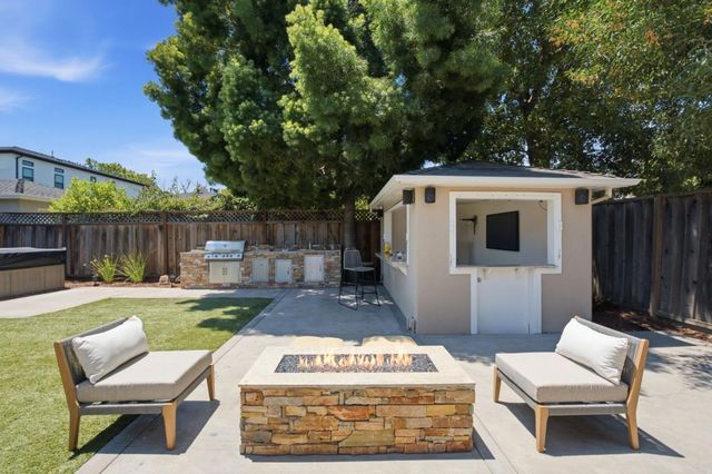 230 Nimitz Avenue, Redwood City, CA 94061