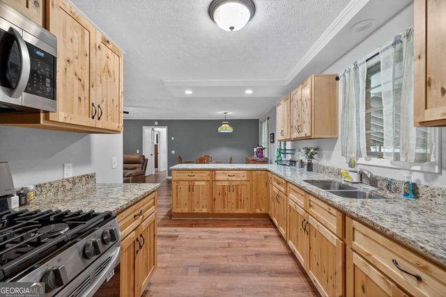 199 Cherry Street SE, Calhoun, GA 30701