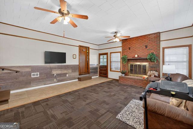 199 Cherry Street SE, Calhoun, GA 30701