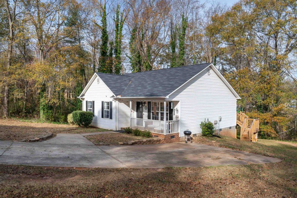 198 Loblolly Drive, Spartanburg, SC 29303