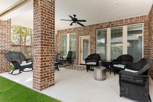 157 Pine Crest Circle, Montgomery, TX 77316