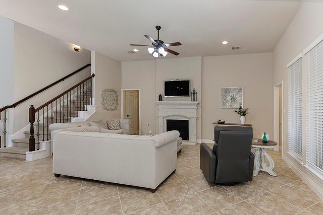 157 Pine Crest Circle, Montgomery, TX 77316