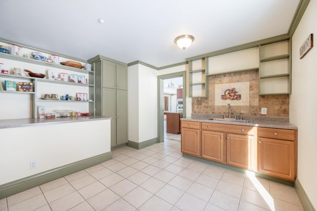 411 Wood Road, Hartford, VT 05059