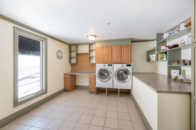 411 Wood Road, Hartford, VT 05059