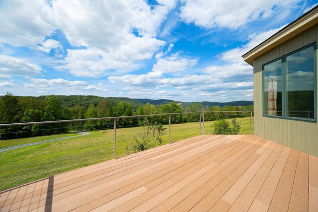 411 Wood Road, Hartford, VT 05059