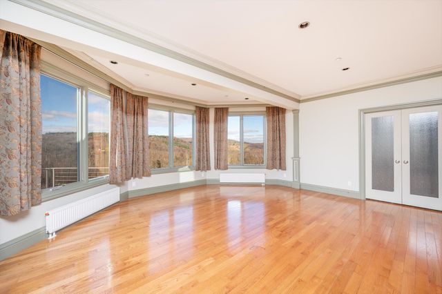 411 Wood Road, Hartford, VT 05059