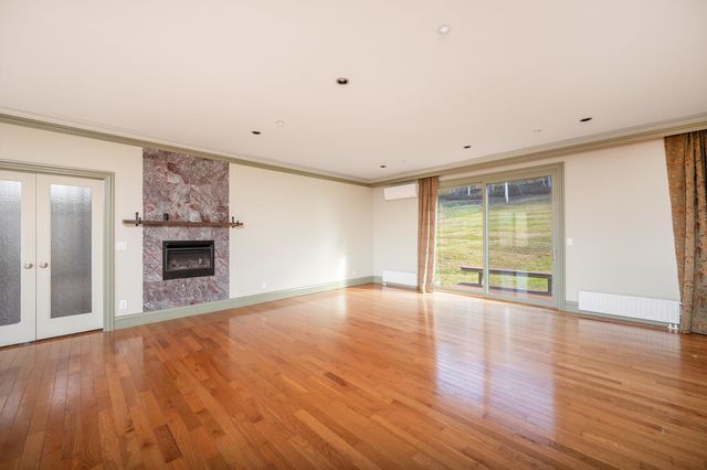 411 Wood Road, Hartford, VT 05059