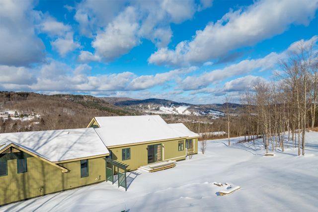411 Wood Road, Hartford, VT 05059
