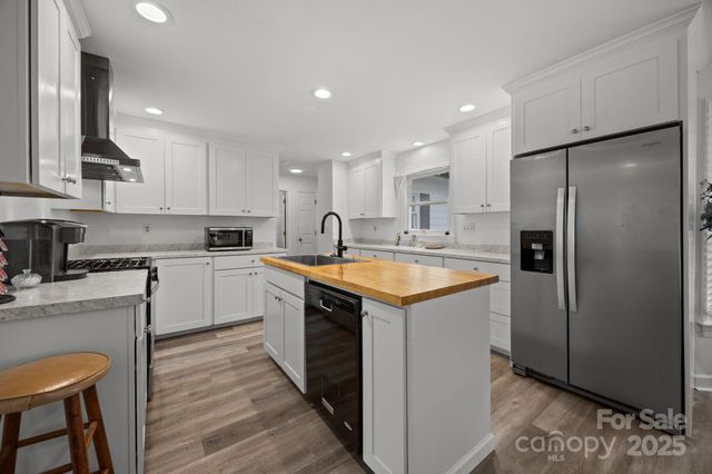 103 Hampshire Court, Salisbury, NC 28144