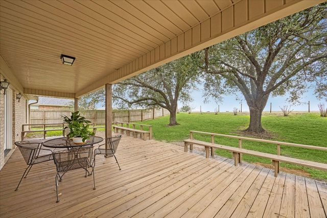110 Wild Phlox Drive, Bellville, TX 77418